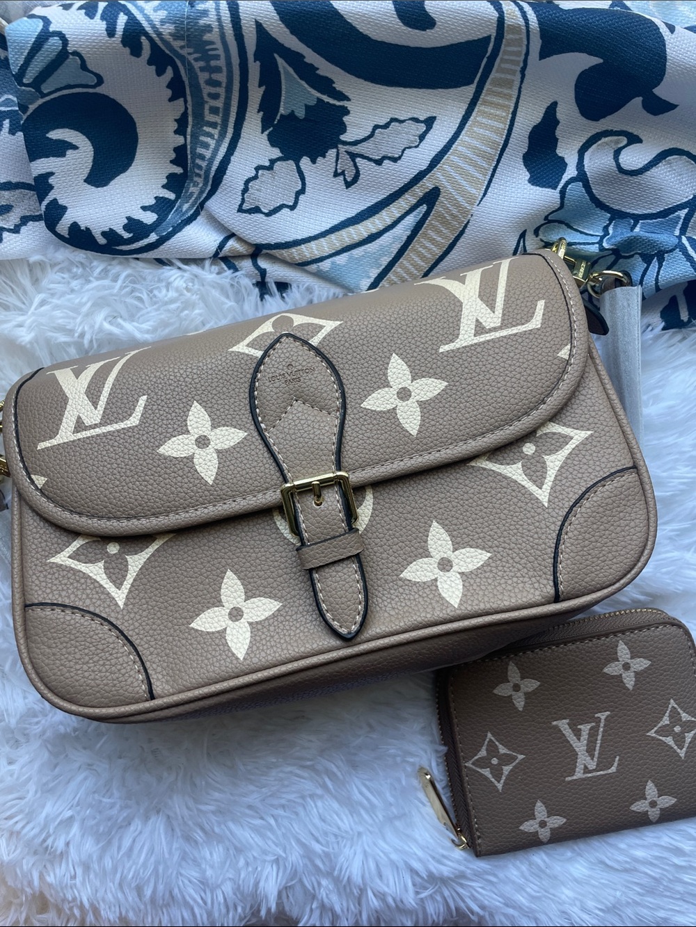 👜NEW Taupe Monogram Crossbody Bag with Cream Accents and Wallet